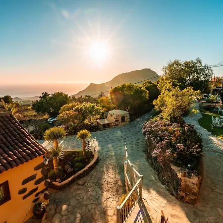 Rural La Correa Del Almendro *