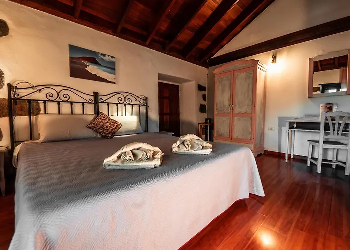 Rural La Correa Del Almendro & Bubble Experience - Adults Only Séjour à la campagne